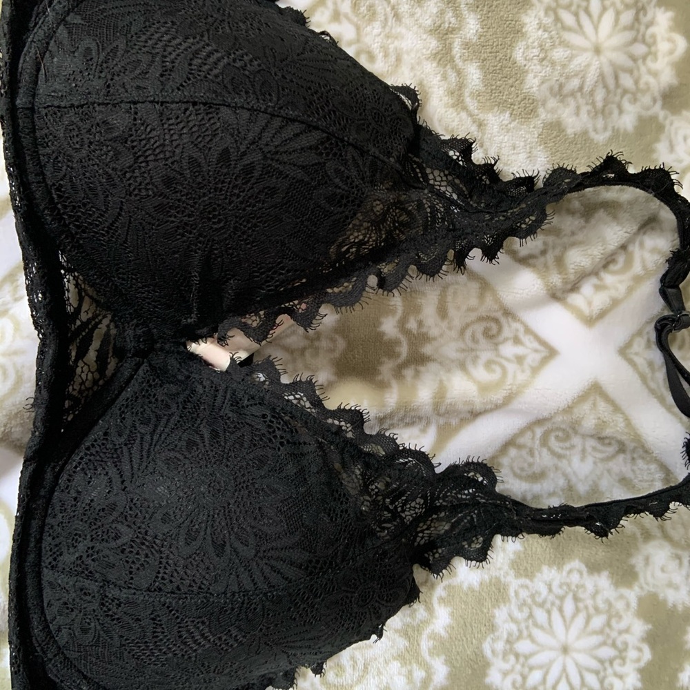 black lacy bralette